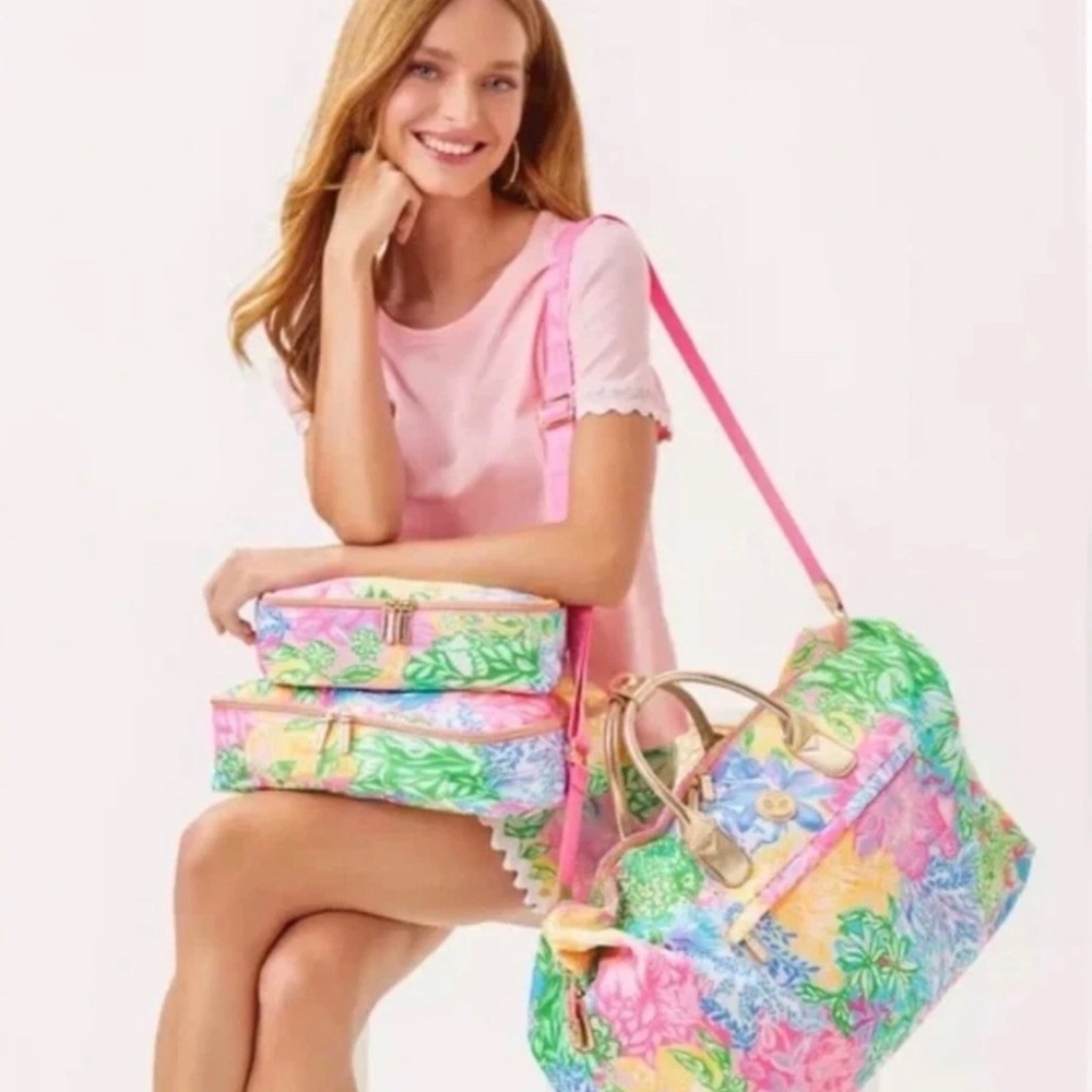 New Lilly Pulitzer Luggage Set Floral Luggage Set with Accessories for Travel - Picture 2 of 12
